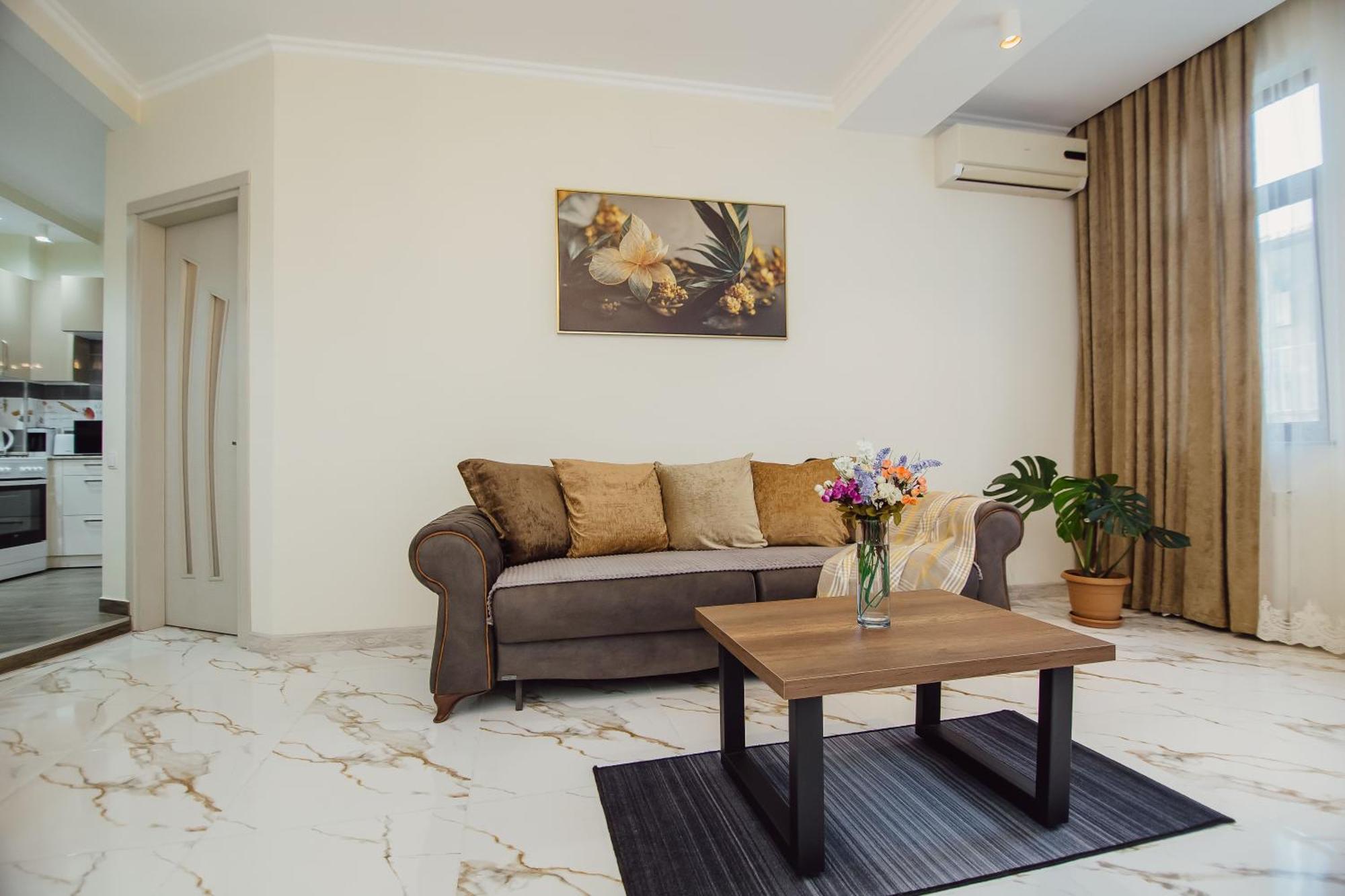 Ekaterine'S Apartments 巴统 外观 照片