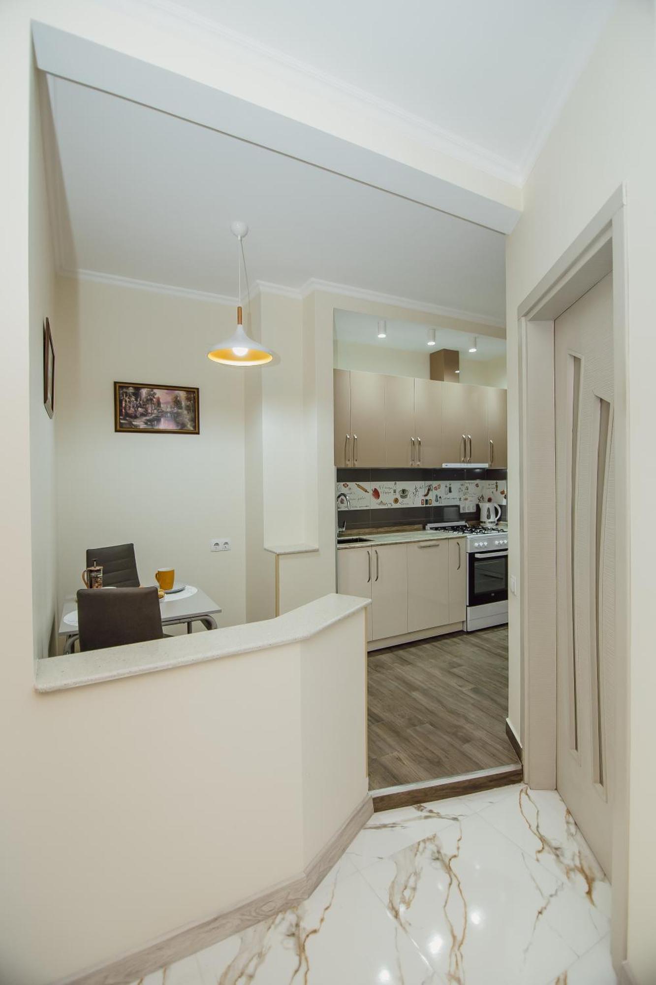 Ekaterine'S Apartments 巴统 客房 照片